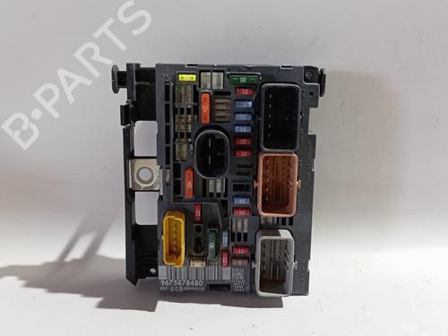 Used Fuse box Fuse box 37436701 37436701