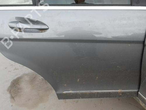 Used Right rear door MERCEDES-BENZ C-CLASS (W204) [2007-2015]  15817436