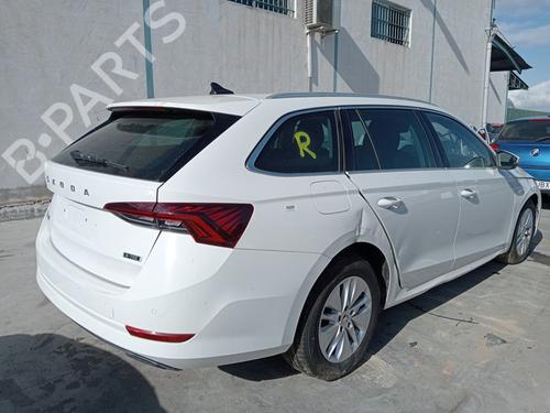 Right tailgate light SKODA OCTAVIA IV Combi (NX5, PV5) 1.0 TSI e-TEC | BP30914049C80  - Image 20