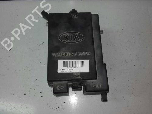 Used Fuse box KIA CERATO I Hatchback (LD) 1.6 (105 hp) 16881970