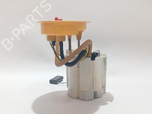 Used Fuel pump BMW 2 Active Tourer (F45) 216 d (116 hp) 31931351