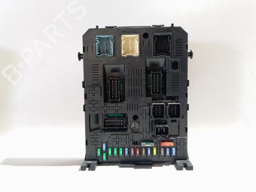 Used Fuse box Fuse box 37540634 37540634