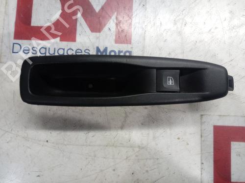 Used Right rear window switch RENAULT CAPTUR I (J5_, H5_) [2013-2025]  30372397