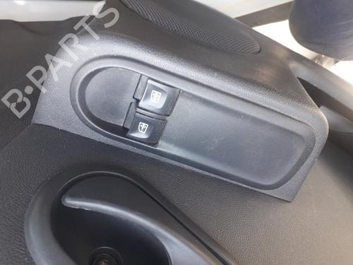 Interrupteur de vitre avant gauche DACIA DUSTER (HS_) [2010-2018]  13040876