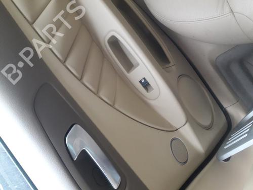 Mando elevalunas trasera derecho ALFA ROMEO 159 (939_) 1.9 JTDM 16V (939AXC1B, 939AXC12) (150 hp) 12842855