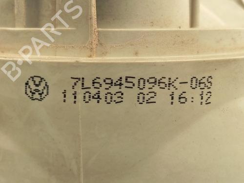 Right taillight VW TOUAREG (7LA, 7L6, 7L7) 5.0 V10 TDI | BP30374768C35