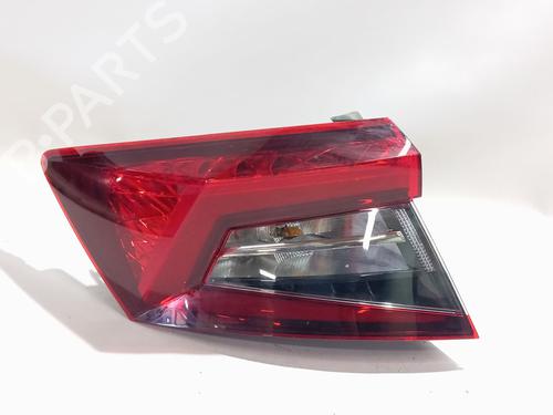 left-taillight-skoda-karoq-nu7-nd7-2017-36072290 main image