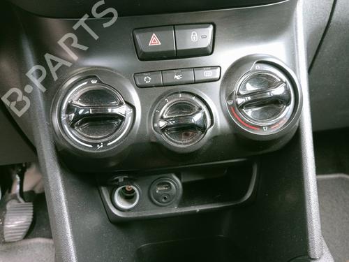 Right headlight PEUGEOT 208 I (CA_, CC_) | BP26334405C29