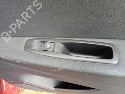 Used Right rear window switch RENAULT CAPTUR I (J5_, H5_) [2013-2025]  30372973