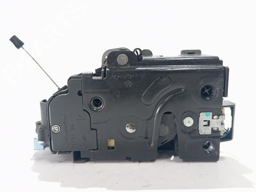 Used Front right lock VW TOURAN (1T3) [2010-2016]  30374644