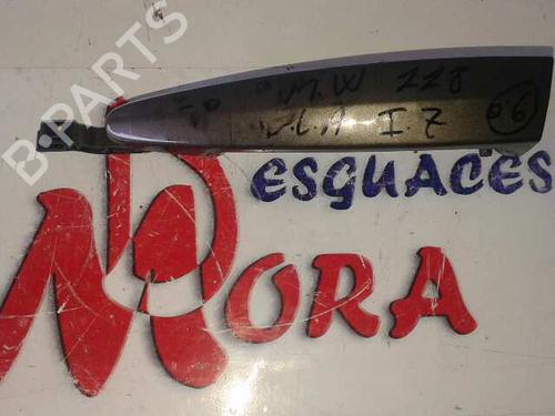 Used Front left exterior door handle BMW 1 (E87) 116 i (122 hp) 17728262