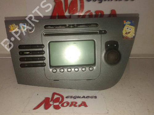 Used Radio SEAT LEON (1P1) 2.0 TDI (140 hp) 13697339
