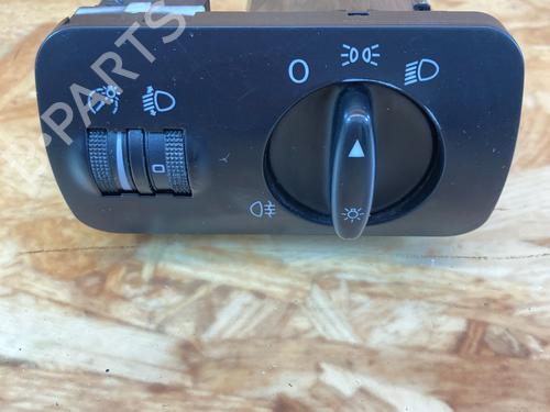 Forlygtekontakt Forlygtekontakt AUDI A3 (8L1) 1.6 (101 hp) 33557939 33557939