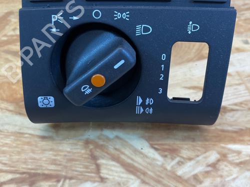 Hovedlysbryter MERCEDES-BENZ C-CLASS (W202) C 220 CDI (202.133) (125 hp) 33118346