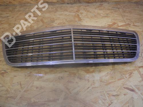 Used Grille MERCEDES-BENZ E-CLASS T-Model (S210) E 220 T CDI (210.206) (143 hp) 2573812