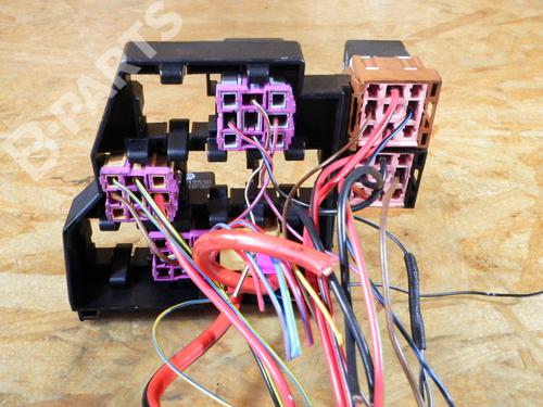 Fuse box VW MULTIVAN T5 (7HM, 7HN, 7HF, 7EF, 7EM, 7EN) 2.5 TDI | BP4399708E1 