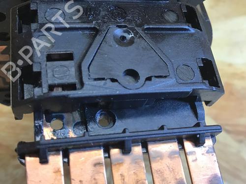 Commutateur VW TRANSPORTER T4 Bus (70B, 70C, 7DB, 7DK, 70J, 70K, 7DC, 7DJ) 2.5 TDI | BP28302091I30 
