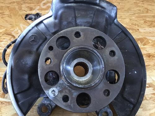 Used Right front steering knuckle MERCEDES-BENZ A-CLASS (W168) A 140 (168.031, 168.131) (82 hp) 17972644