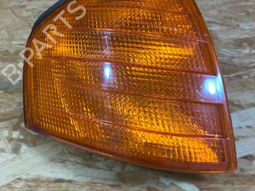 Used Right front indicator MERCEDES-BENZ C-CLASS (W202) C 220 CDI (202.133) (125 hp) 33115205