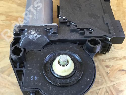 Right front window motor VW TOUAREG (7LA, 7L6, 7L7) 2.5 R5 TDI | BP6146305E20 