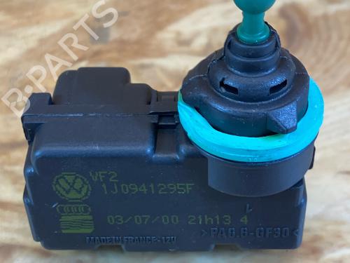 Used Headlight adjuster motor Headlight adjuster motor VW GOLF IV Variant (1J5) 2.0 (115 hp) 33397248 33397248