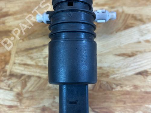 Spylervæskepumpe VW GOLF V (1K1) 2.0 FSI (150 hp) 32370993