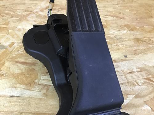 Used Pedal Pedal VW GOLF VI (5K1) 1.4 TSI (122 hp) 8368087 8368087