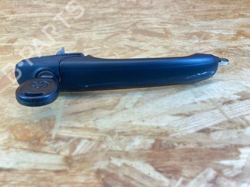 Maniglia esterna anteriore destra VW POLO III (6N1) 50 1.0 (50 hp) 32371021