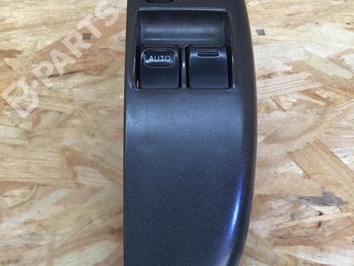 Used Switch TOYOTA YARIS (_P1_) 1.3 (SCP12_, SCP13_, SCP12R, SCP13R) (87 hp) 8927345