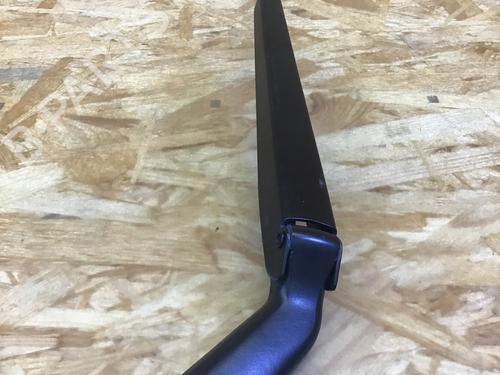 Used Front windshield wiper arm VW GOLF IV (1J1) 1.4 16V (75 hp) 14601524