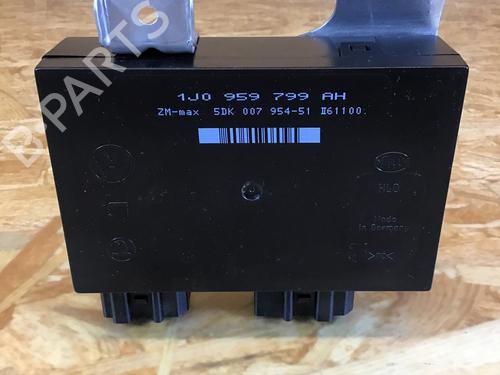Used Control unit VW GOLF IV (1J1) 1.6 16V (105 hp) 30360551