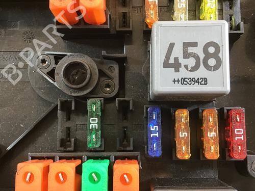 Fuse box VW TOURAN (1T1, 1T2) 1.6 | BP29864456E1