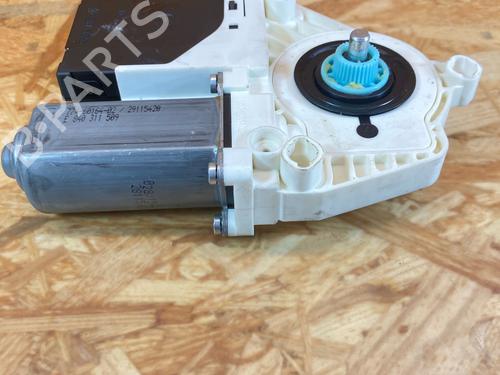 Używane Silniczek podnośnika szyby przedniej prawej VW GOLF V (1K1) 2.0 FSI (150 hp) 32367457