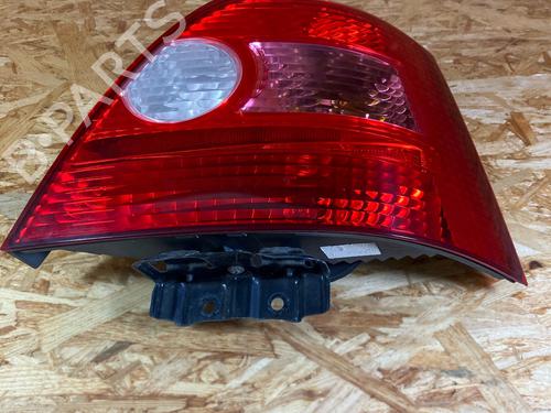 Højre baglygte Højre baglygte HONDA CIVIC VII Hatchback (EU, EP, EV) 1.6 i (EP2, EU8, EU6) (110 hp) 33556292 33556292