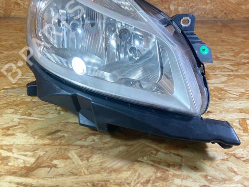 Faro anteriore destro RENAULT CLIO III (BR0/1, CR0/1) 1.2 16V (BR0R, BR1D, BR1L, CR0R) (65 hp) 32296597