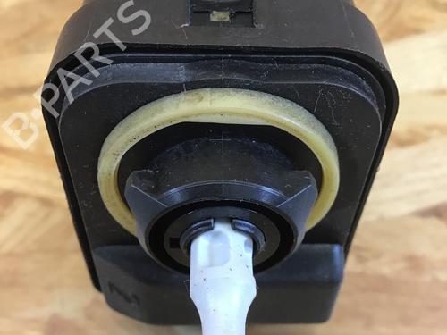 Used Headlight adjuster motor NISSAN MICRA III (K12) 1.5 dCi (68 hp) 17756260