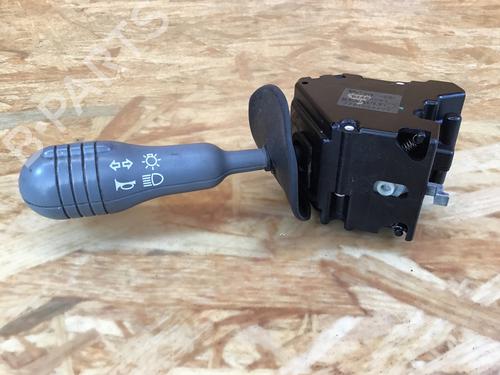 Commande de phare RENAULT TWINGO I (C06_) 1.2 (C066, C068) (58 hp) 31921879