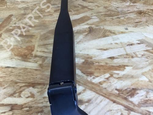 Used Front windshield wiper arm MERCEDES-BENZ A-CLASS (W168) A 140 (168.031, 168.131) (82 hp) 31624404