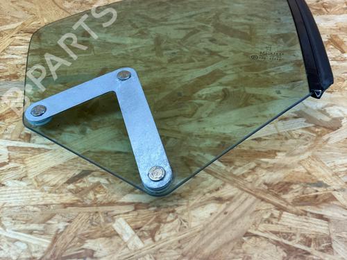 Høyre foran trekantet rude PEUGEOT 206 CC (2D) 1.6 16V (2DNFUF, 2DNFUR) (109 hp) 33118359