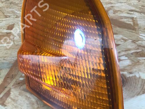 Clignotant avant droit TOYOTA STARLET (_P9_) 1.3 (EP91_, EP91R) (75 hp) 31921859