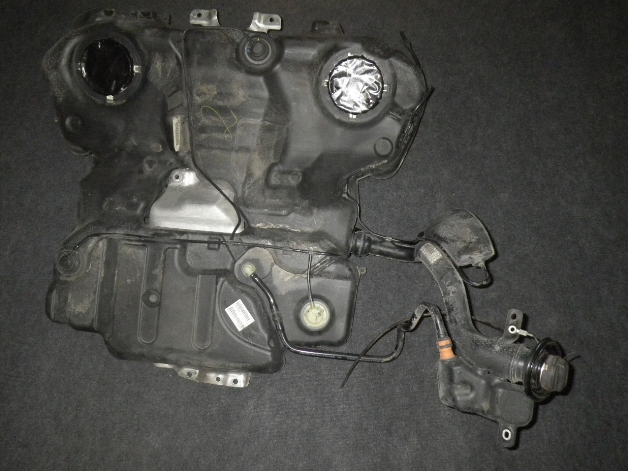 Fuel tank AUDI A6 C6 Avant (4F5) 4.2 quattro 2568818 BParts