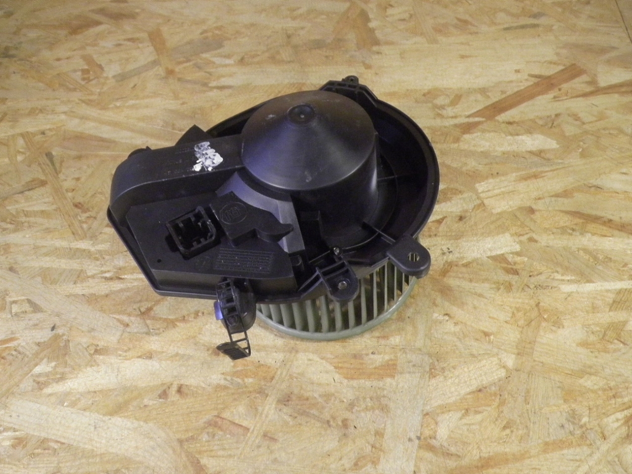 Heater blower motor VW PASSAT B5 Variant (3B5) 1.9 TDI 2569540 BParts