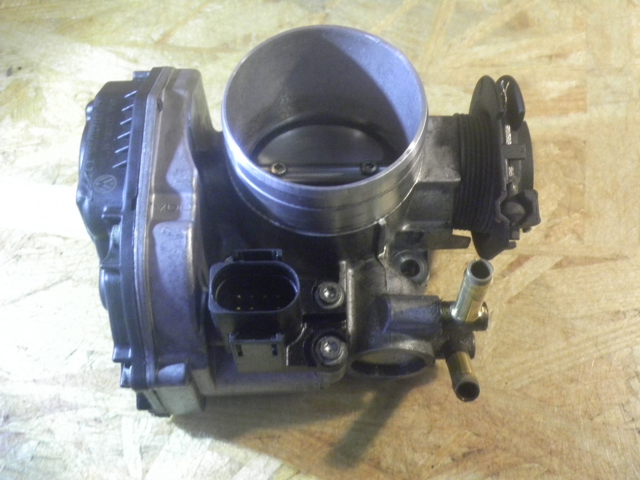 Throttle body VW GOLF IV (1J1) 1.8 2571093 BParts
