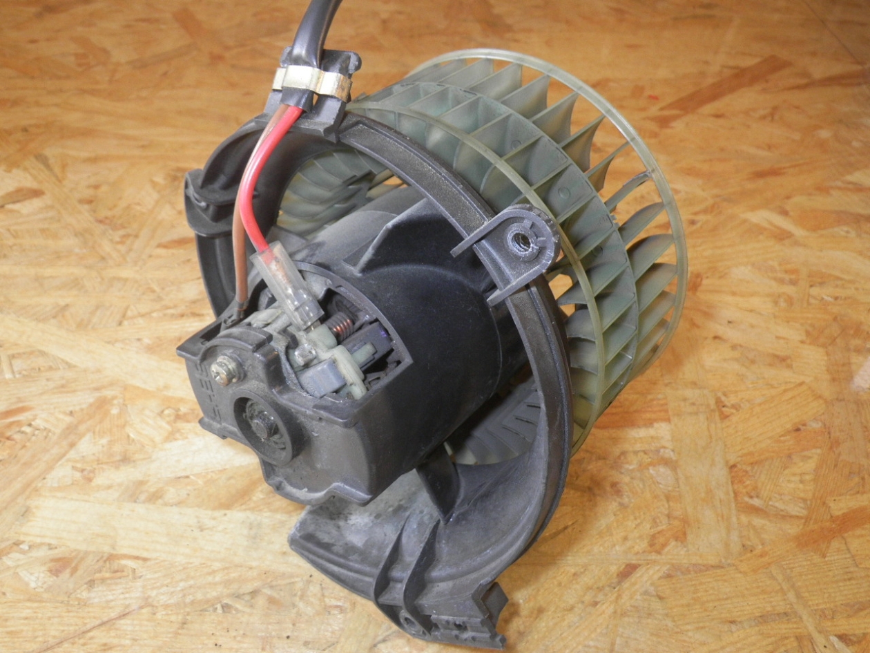 Heater blower motor MERCEDESBENZ 124 Saloon (W124) 230 E Cat (124.023