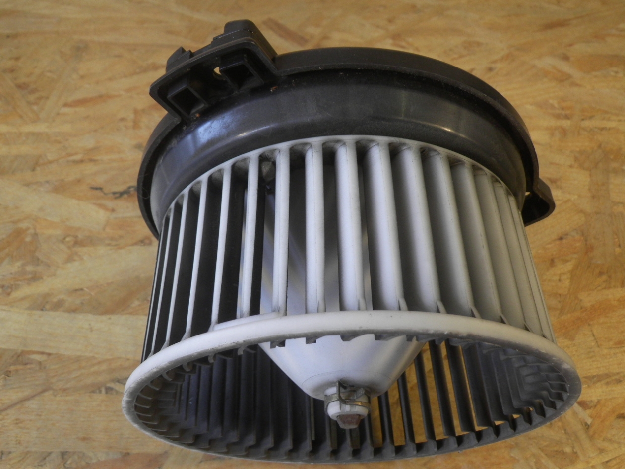 Heater blower motor HONDA CIVIC V Hatchback (EG) 1.5 i 16V (EG4