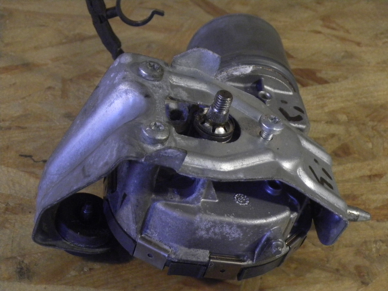 Front wiper motor VW TOURAN (1T1, 1T2) 1.4 TSI 3238115 BParts