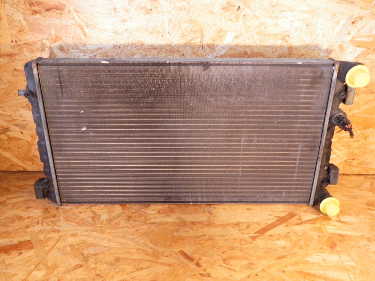 Vw Beetle Engine Radiator Water radiator VW NEW BEETLE (9C1, 1C1) 2.0 3510954 | B-Parts
