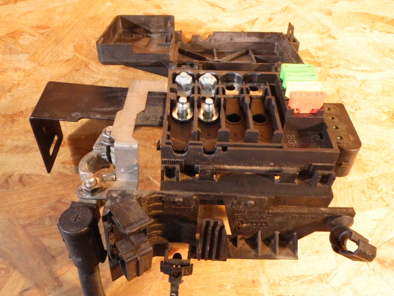Caja Reles Fusibles Vw Polo 6n2 1 4 B Parts