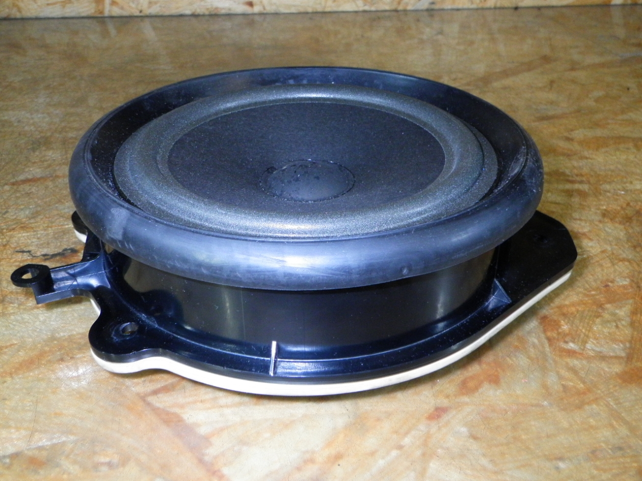 Speakers AUDI A4 B7 Avant (8ED) 2.5 TDI 