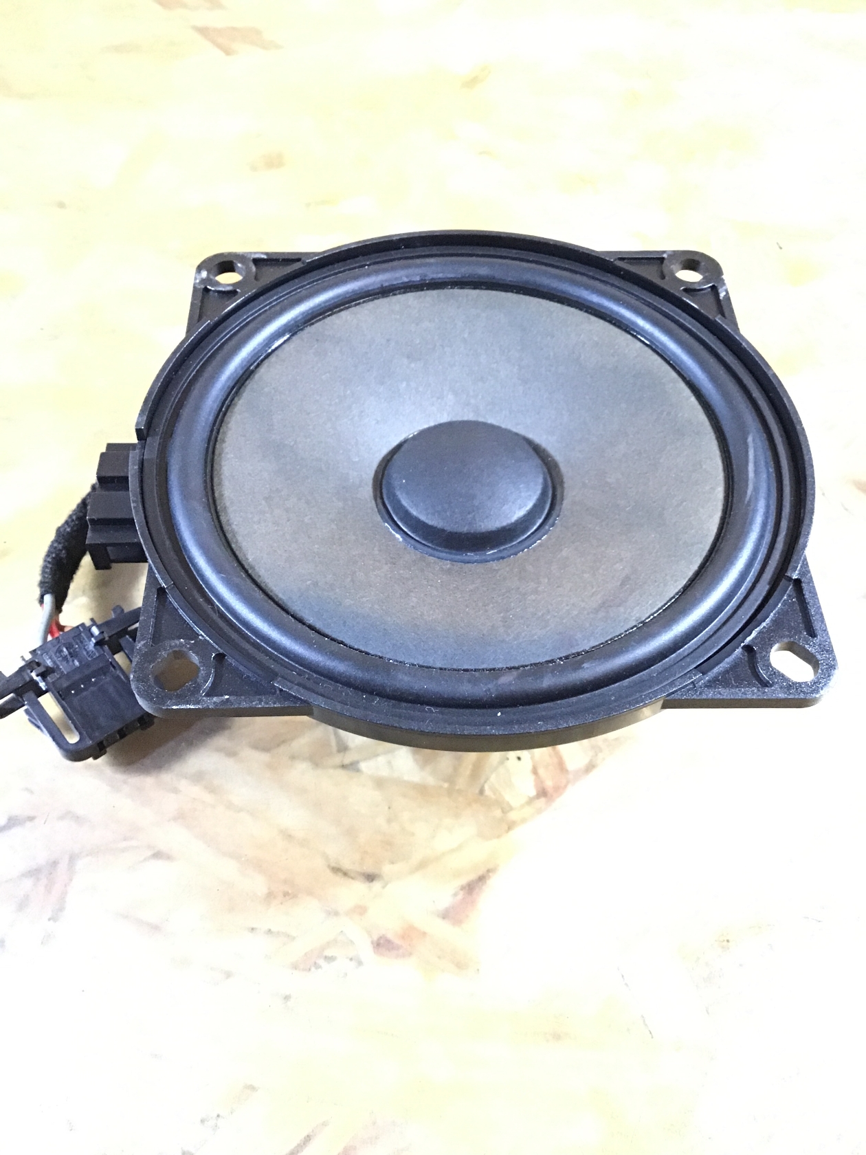 Speakers VW GOLF V (1K1) 1.9 TDI 